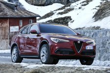 170222_Alfa-Romeo_Stelvio_25.jpg