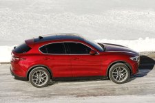 170222_Alfa-Romeo_Stelvio_28.jpg