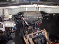 wnętrze po demontażu deski rozdzielczej.jpg